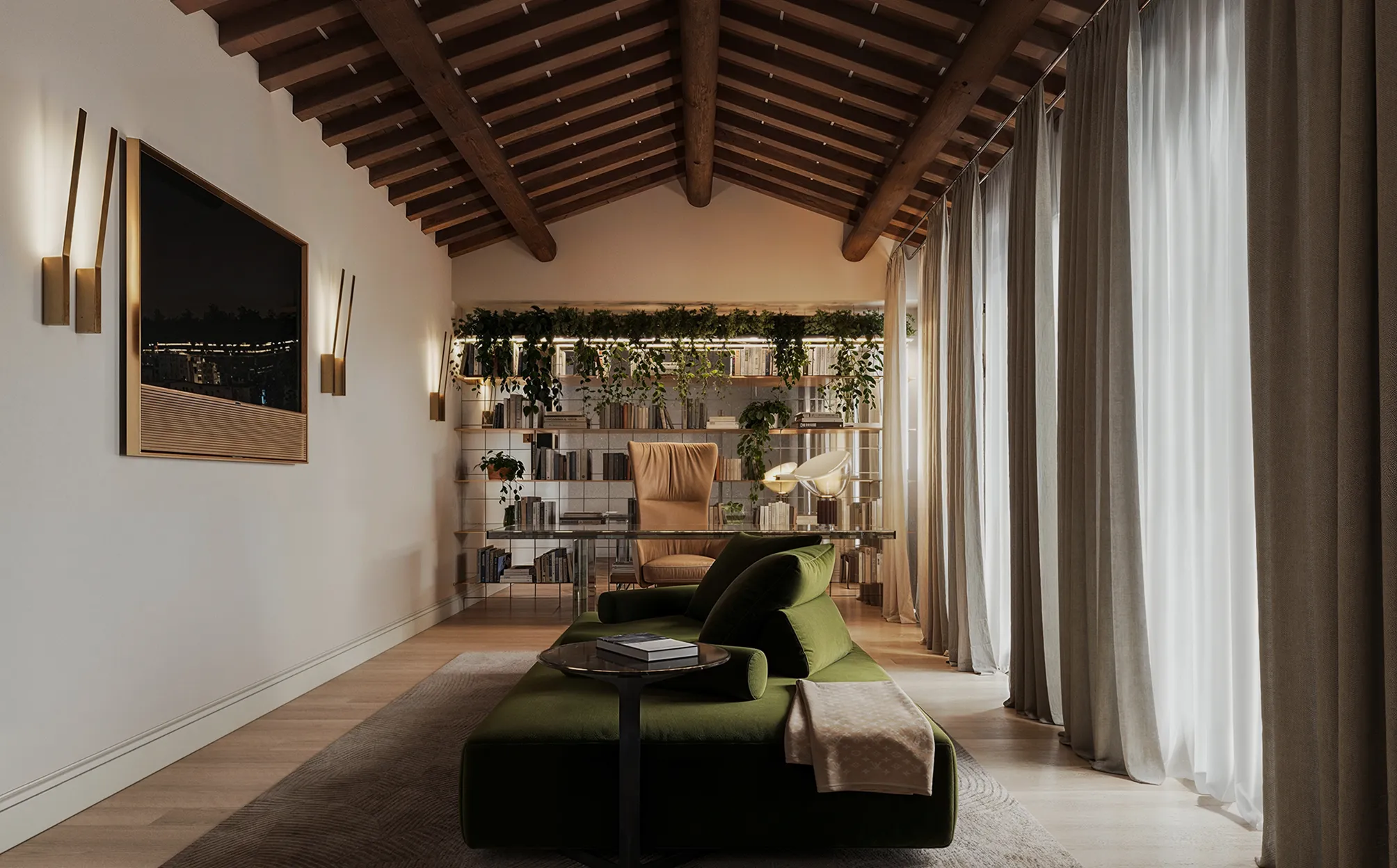 Ufficio moderno con soffitto a travi in legno, divano verde, scrivania di vetro e libreria con piante sospese.